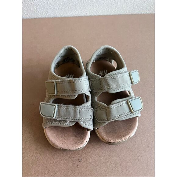 H&M baby sandals size 6 - Picture 2 of 5